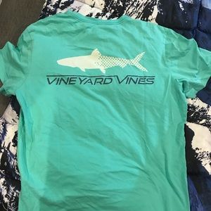 Vineyard vines tee